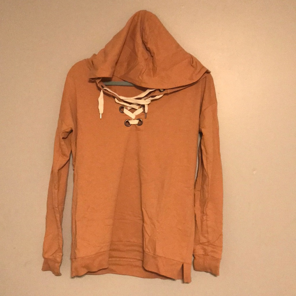 Hooded long sleeve shirt